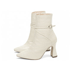 Bota Bico Fino Cano Médio Off White - Aposte na Elegância Atemporal para Looks Incríveis