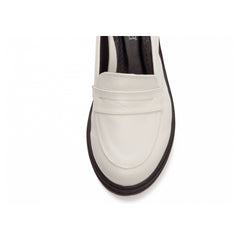 Mocassim Feminino Tratorado Off White Elegância Conforto Autêntico