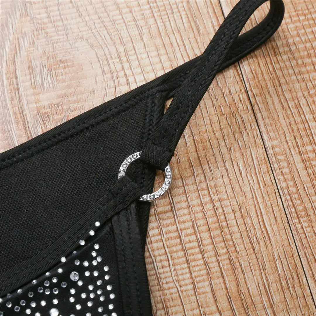 Biquíni Feminino Brilhante com Strass - Conforto e Estilo para seus Dias de Sol!