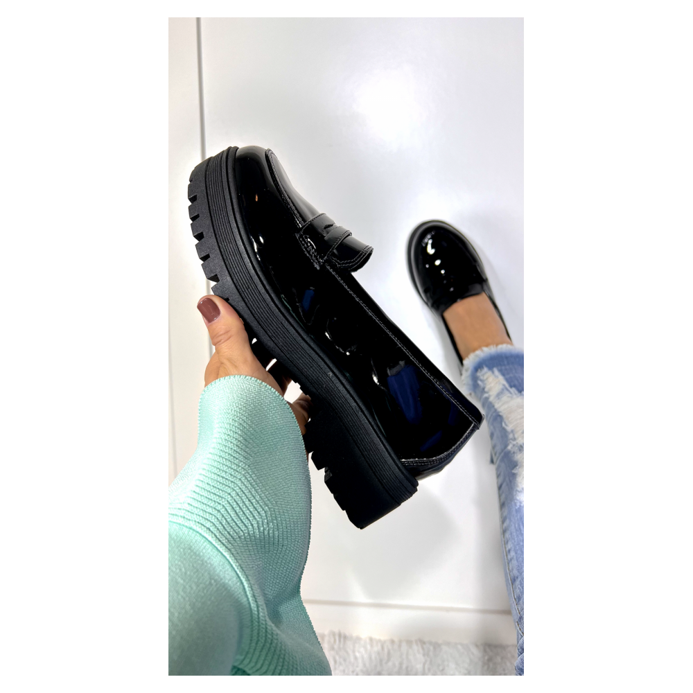 Mocassim Feminino Tratorado Preto Elegância Conforto Autêntico