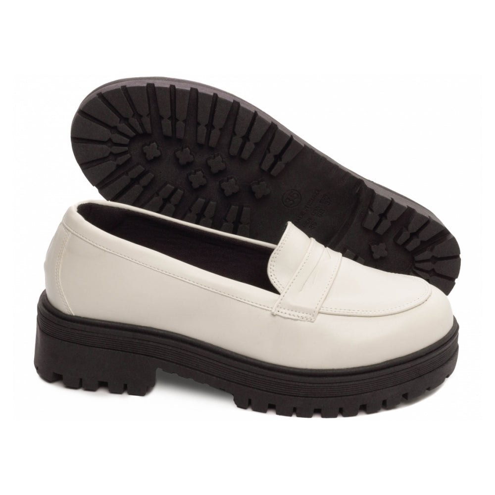 Mocassim Feminino Tratorado Off White Elegância Conforto Autêntico